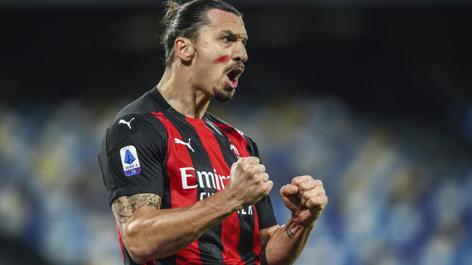 KK10 Neapol - Futbalista AC Milána Zlatan Ibrahimovič sa teší z gólu v zápase 8. kola talianskej Serie A SSC Neapol - AC Miláno 22. novembra 2020 v Neapole. FOTO TASR/AP
AC Milan's Zlatan Ibrahimovic celebrates scoring during the Serie A soccer match between Napoli and AC Milan, at the San Paolo Stadium in Naples, Italy, Sunday, Nov. 22, 2020. (Alessandro Garofalo/LaPresse via AP)