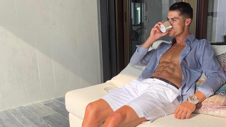 Cristiano Ronaldo si z Instagramu zarába viac ako z platu v Juventuse Turín.