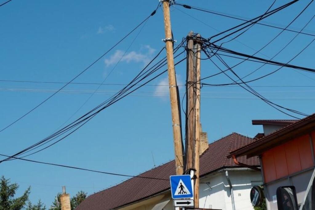 Káble ako v Bukurešti: Vojna operátorov sa láme v dedine na východe