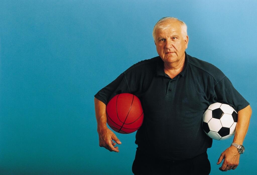 Otakar Černý bol šéfom športovej redakcie Českej televízie.