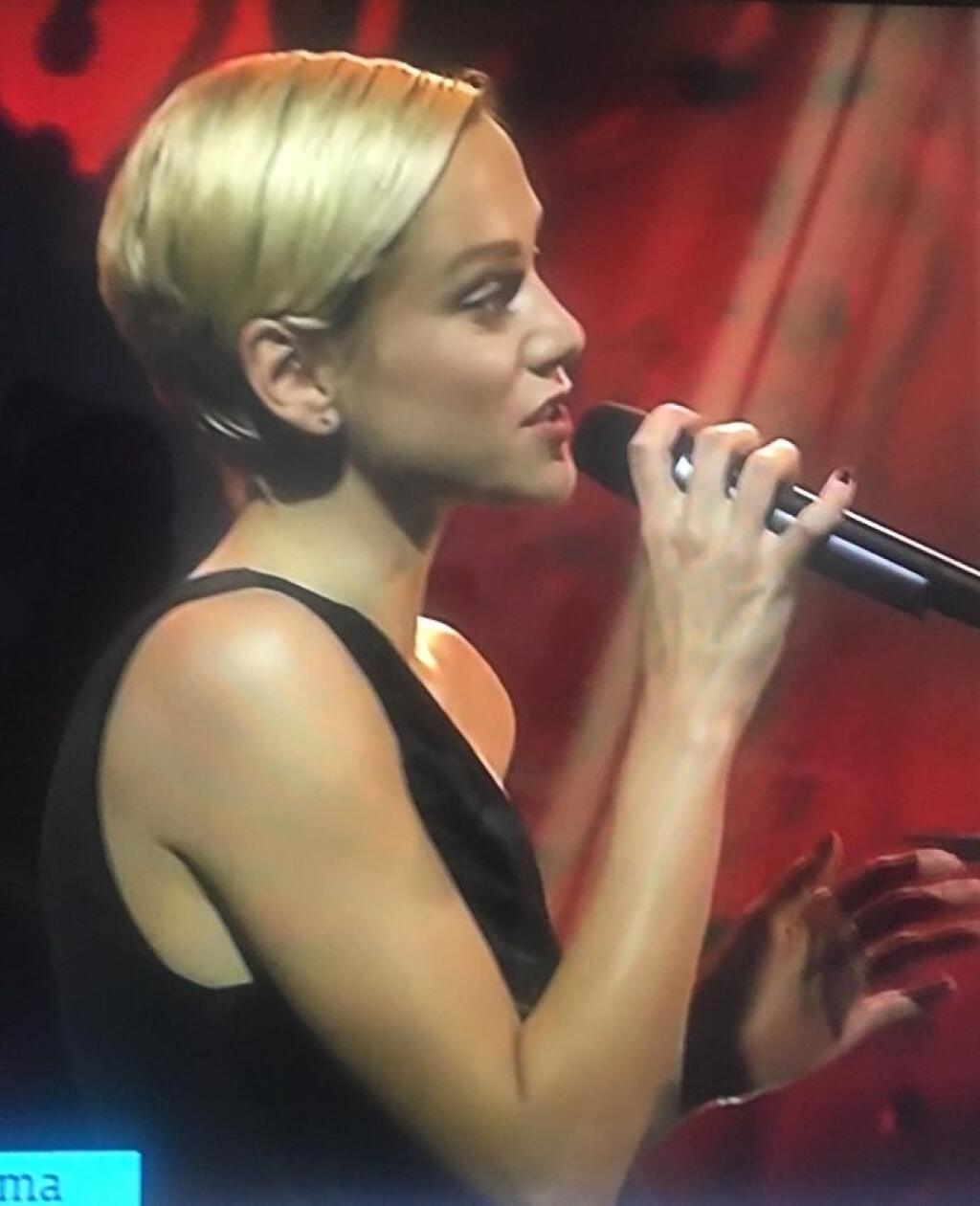 Emma Drobná sa rozhodla ostrihať nakrátko.