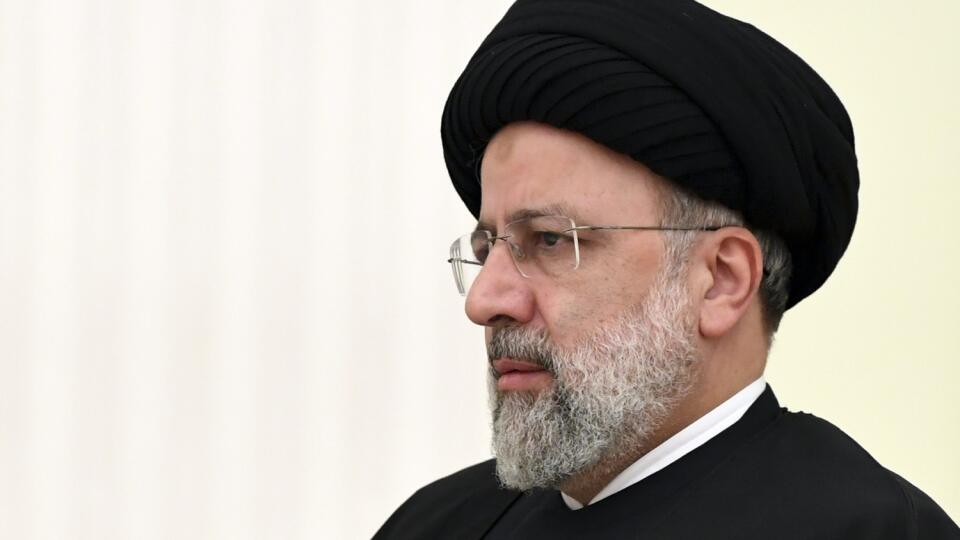 JB 13 Moskva - Iránsky prezident Ebráhím Raísí počúva ruského prezidenta Vladimira Putina počas ich stretnutia v Kremli v Moskve 19. januára 2022. FOTO TASR/AP
Iranian President Ebrahim Raisi listens to Russian President Vladimir Putin during their meeting in the Kremlin in Moscow, Russia, Wednesday, Jan. 19, 2022. (Pavel Bednyakov, Sputnik, Kremlin Pool Photo via AP)