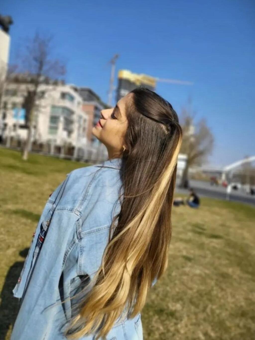 Speváčka Vanessa Šarköziová