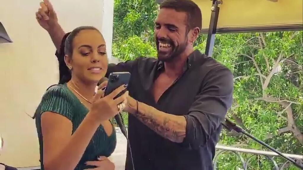 FOTO Je ako slúžka s benefitmi! Ronaldova Georgina si pri ňom aj vytrpí