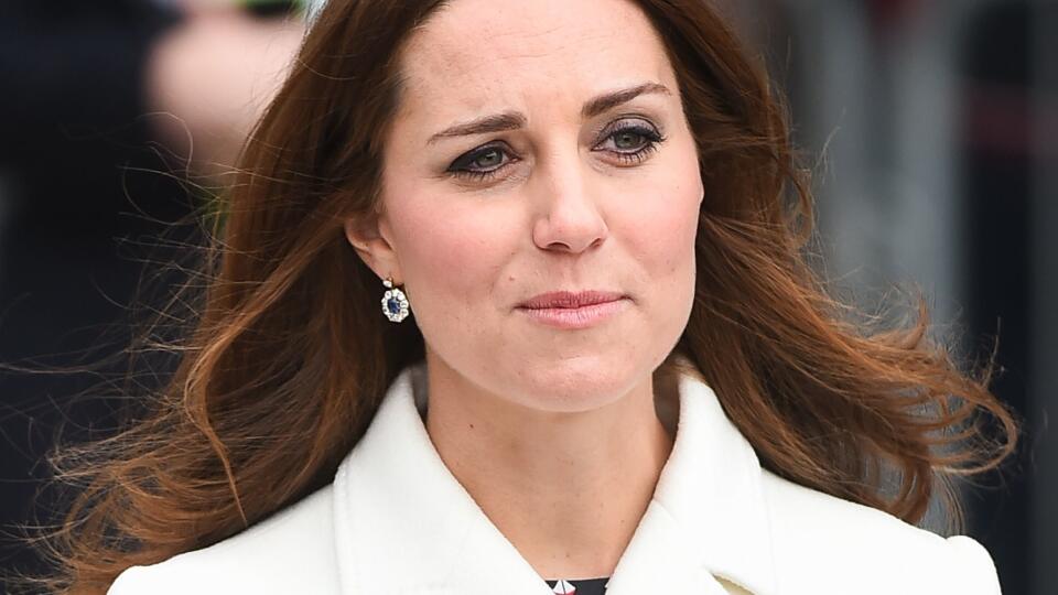 Kate Middleton prišla o svoju pravú ruku...