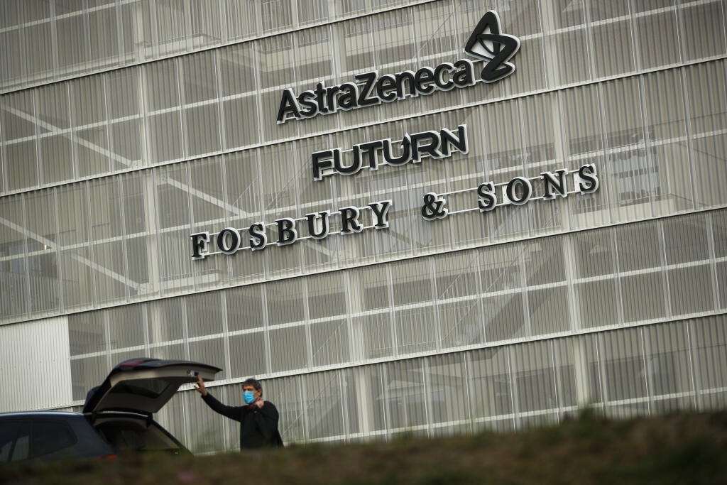 KK13 Brusel - Na snímke budova spoločnosti AstraZeneca v Bruseli 29. januára 2021. Zmluva Európskej únie so spoločnosťou AstraZeneca na dodávky vakcín proti ochoreniu COVID-19 obsahuje záväzné ustanovenia. Upozornila v piatok predsedníčka Európskej komisie (EK) Ursula von der Leyenová v očakávaní, že Európska agentúra pre lieky (EMA) v priebehu dňa schváli licenciu pre vakcínu od AstraZeneca pre európsky trh.  Von der Leyenovej vyhlásenie prichádza v čase keď Únia vyvíja tlak na výrobcu, aby spl