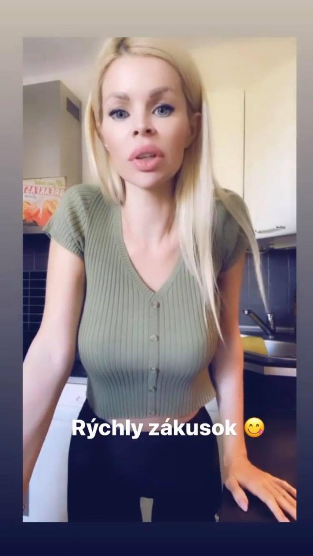 Prirodeznosť Silvii Kucherenko dlho nevydržala. Opäť má akési väčšie pery.