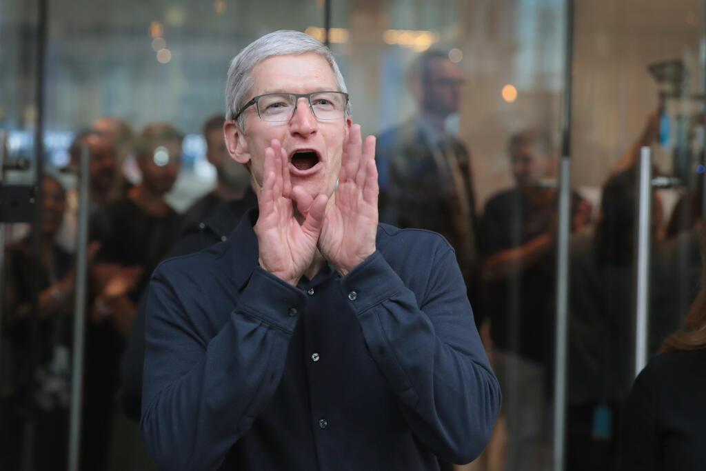 Tim Cook, Apple