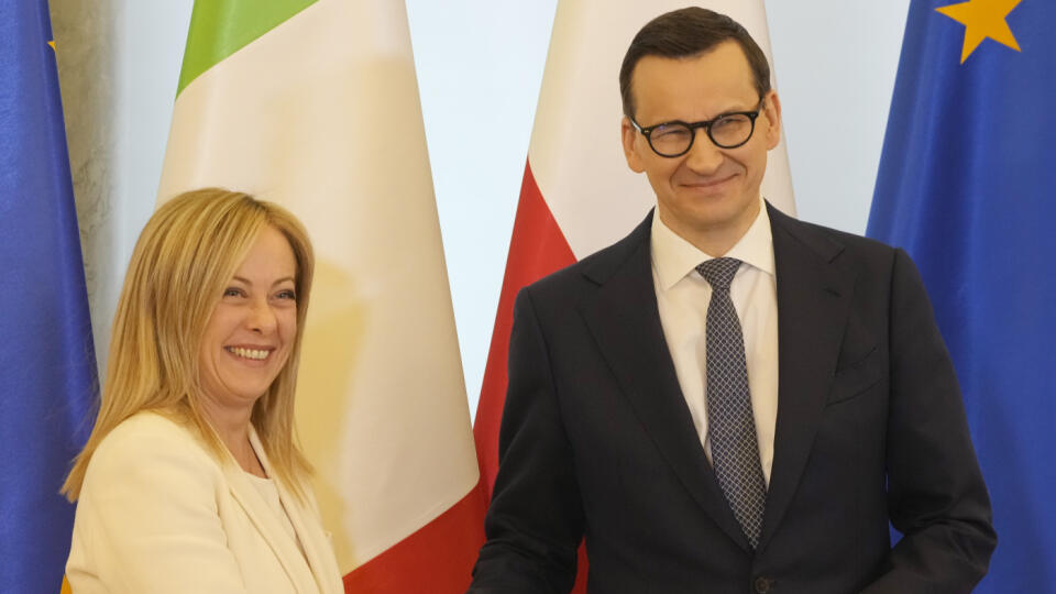 Talianska premiérka Giorgia Meloniová a poľský premiér Mateusz Morawiecki.