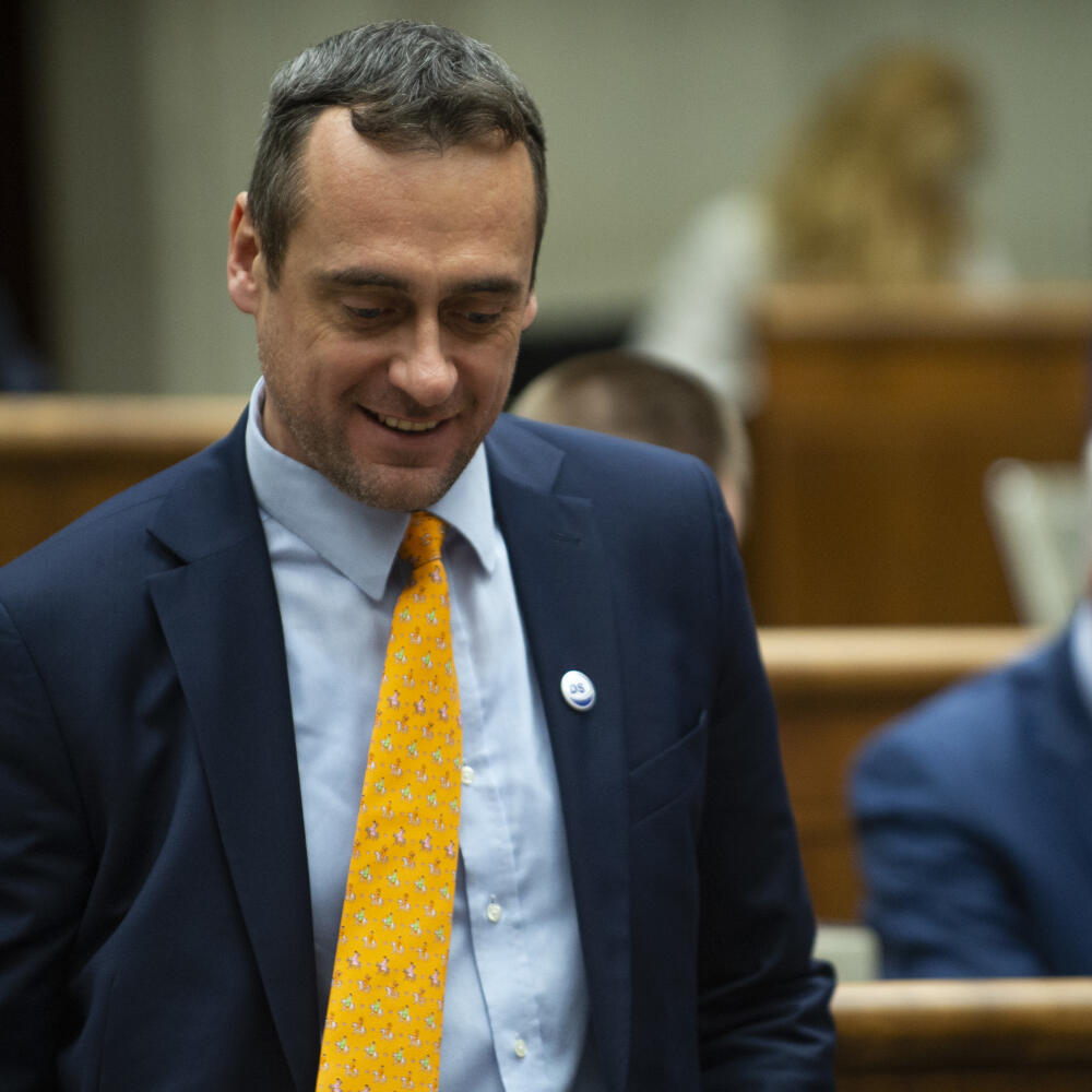 Nezaradený poslanec parlamentu Jozef Rajtár počas rokovania 53. schôdze parlamentu.