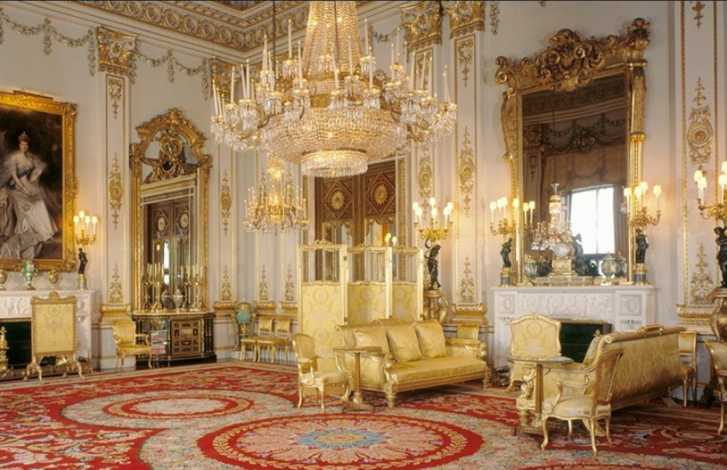 Pohľad na interiér paláca, kde kráľovná prijíma oficiálne návštevy.