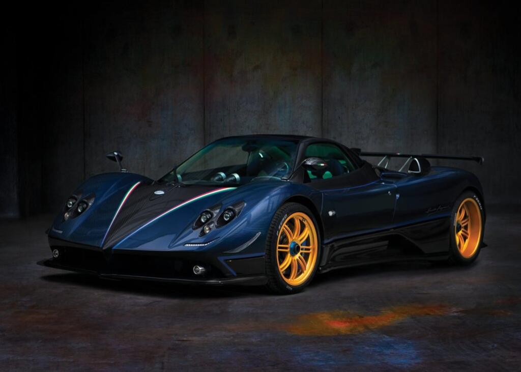 Vlastní aj nadupané Pagani Zonda Tricolore.