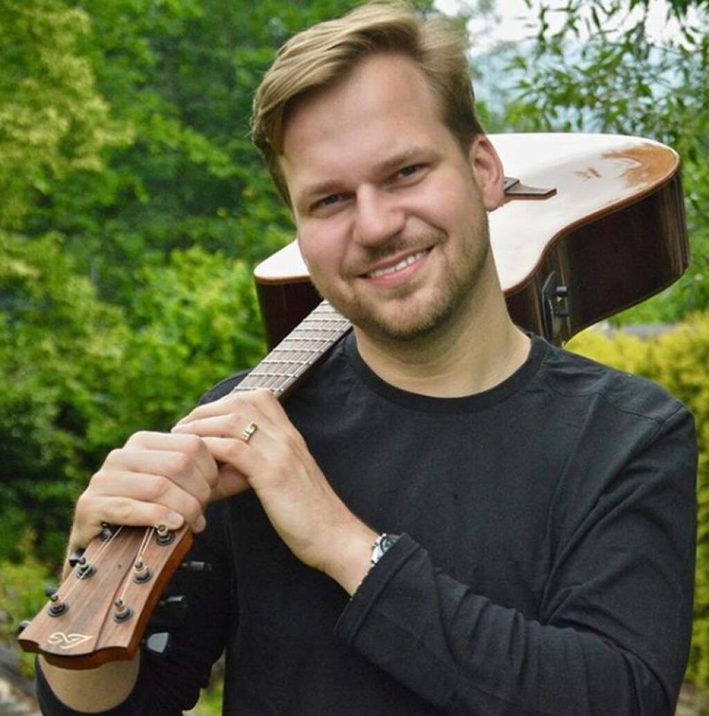 Martin s gitarou.