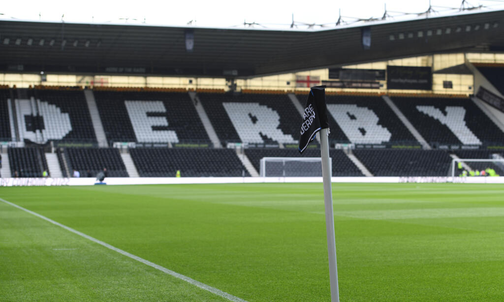 Bývalý anglický futbalový majster Derby County sa dostal do finančných problémov a požiadal o nútenú správu. Druholigový klub o tom informoval v piatok.