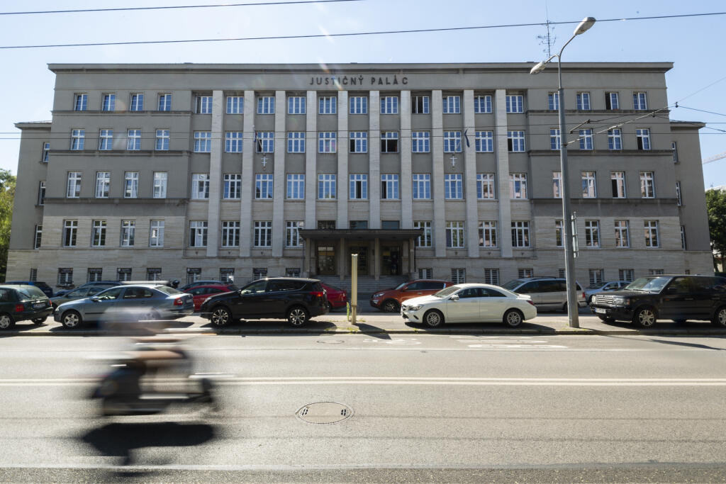 Na snímke budova Justičného paláca, v ktorej sídli Okresný súd Bratislava I a Krajský súd Bratislava na Záhradníckej ulici 6. augusta 2020. FOTO TASR - Jaroslav Novák