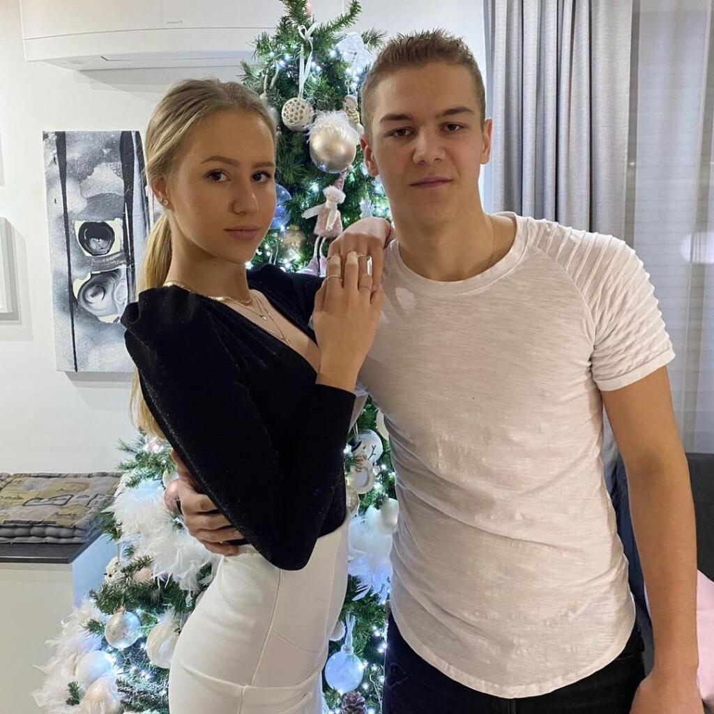 Pre Lašáka to už bude tretí potomok. Dcéru Lillien a syna Janka má z manželstva s bývalou hádzanárkou Andreou. Lašák sa s ňou oženil v roku 2002 tajne na obecnom úrade v Budči. Krach vzťahu prišiel v roku 2015.