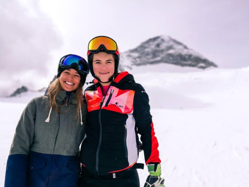Rodáčky z Liptovského Mikuláša pokope. Tento záber vznikol v roku 2017 na rakúskom ľadovci Hintertux.