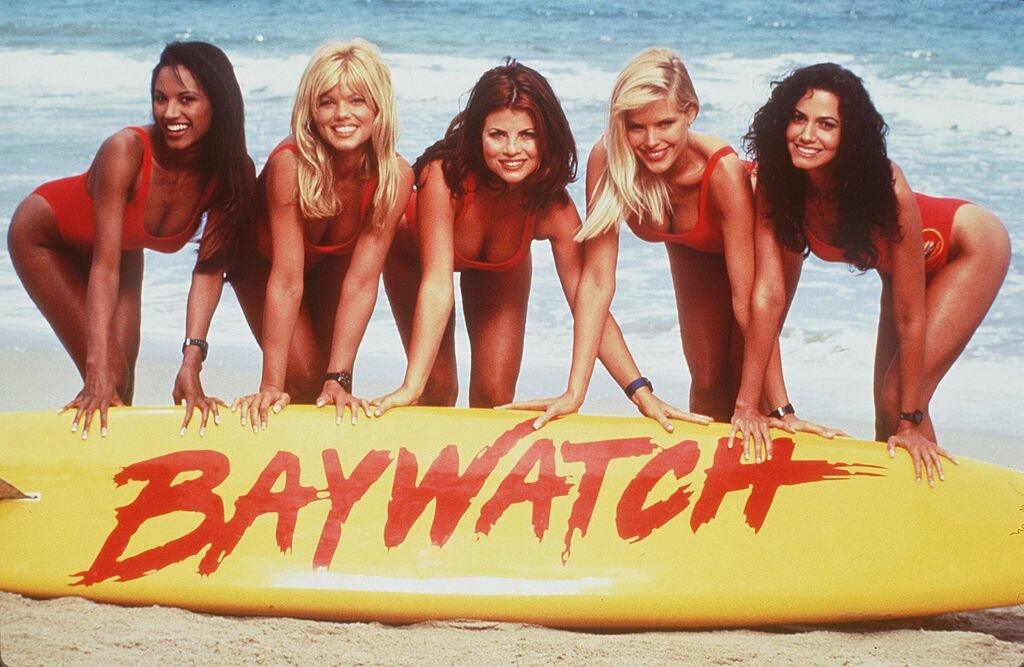 Sexice z Baywatchu v roku 1996, zľava: Traci Bingham, Donna D'Errico, Yasmine Bleeth, Gena Lee Nolina Nancy Valen. K niektorým boli roky milosrdnejšie, no k iným...
