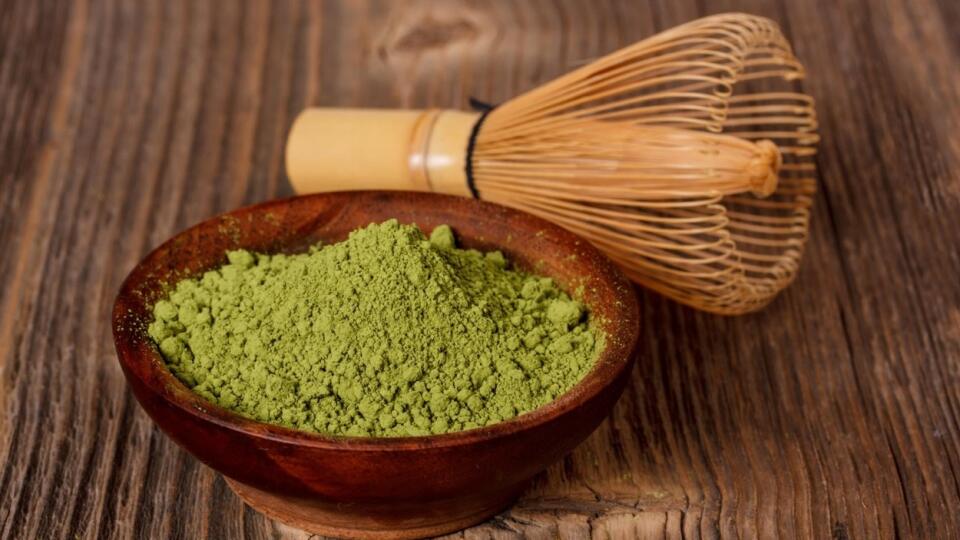 Čaj matcha má jemnú a sladkú vôňu. Farba má byť smaragdovozelená.