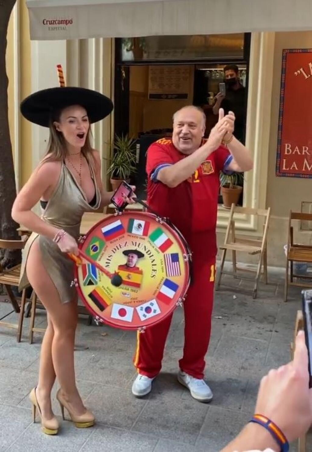 Sexi Marta nechýbala ani na zápase Poľska proti Španielsku.