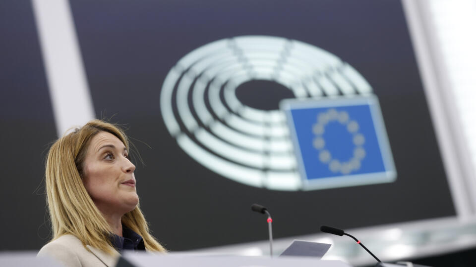 JB 40 Štrasburg - Predsedníčka Európskeho parlamentu Roberta Metsolová počas prejavu na otvorení plenárneho zasadnutia Európskeho parlamentu v Štrasburgu 16. januára 2023. FOTO TASR/AP
European Parliament President Roberta Metsola delivers a speech during a plenary session, at the European Parliament in Strasbourg, eastern France, Monday, Jan. 165, 2023. The major political group embroiled in a massive European Union corruption scandal will seek this week to insulate itself from further fallout