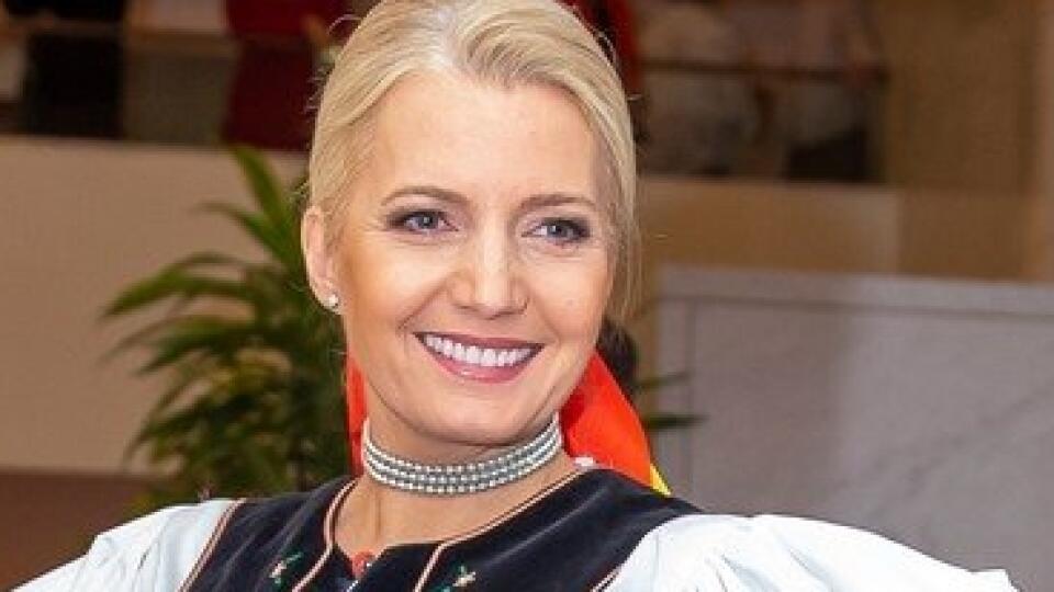 Aneta Parišková to dala na ľudovú nôtu. Nuž, asi by sme išli radšej do klasiky. 