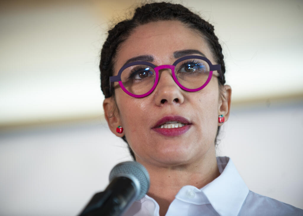 Na snímke predsedníčka novej politickej strany Jablko Lucia Ďuriš Nicholsonová počas tlačovej konferencie v Bratislave v stredu 8. marca 2023. Nicholsonová predstavila  hodnotový profil strany, jej programové priority a tváre odborných garantov.  FOTO TASR - Jakub Kotian
