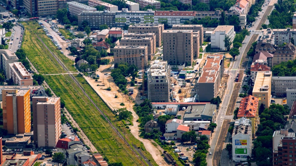 Bratislava z lietadla. Na snímke je obytná zóna Pri Mýte.