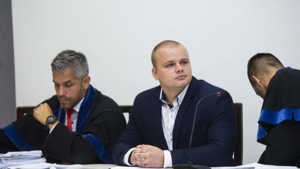 SR súdy poslanec extrémizmus strata mandát BAX