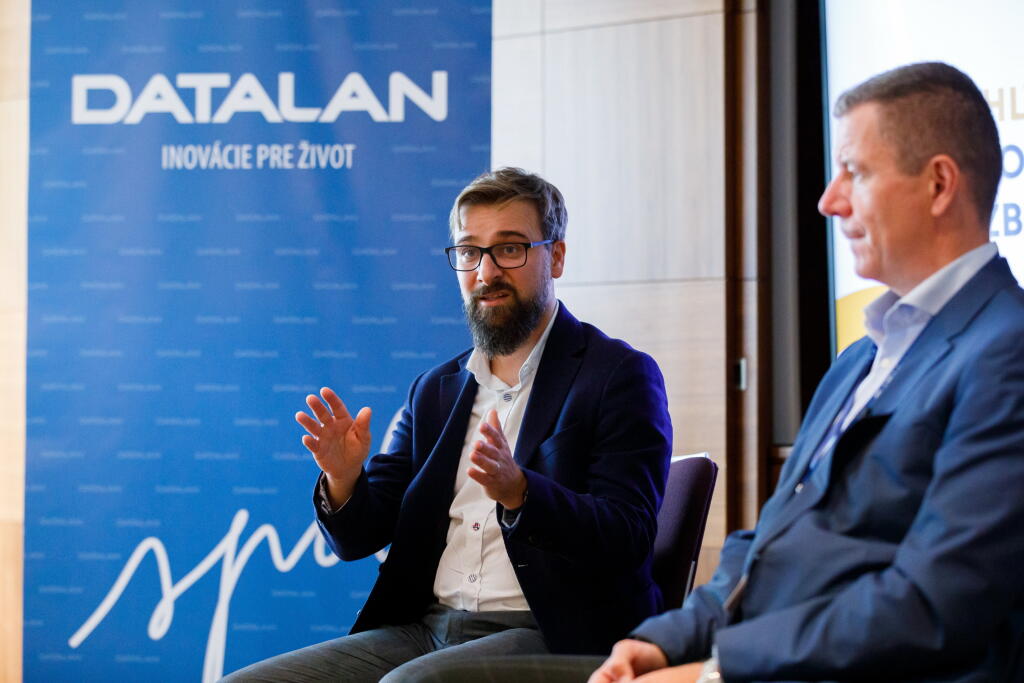 Tomáš Potměšil a Rastislav Bajtoš na konferencii FinVision 2021.