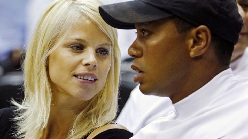 Elin Nordegren: Sympatická blondínka bola na verejnosti prepieraná z každej strany. Prevalilo sa, že ju manžel Tiger Woods mnohonásobne podvádzal a po rozvode dostal obrovské odškodné. Pre niekoho je obeťou, pre iných zlatokopkou, ktorá získala 100 miliónov.