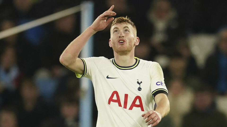 WA 64 Manchester - Futbalista Tottenhamu Dejan Kulusevski sa teší po strelení gólu v dohrávke 7. kola anglickej Premier League Manchester City - Tottenham Hotspur v Manchestri vo štvrtok 19. januára 2023. FOTO TASR/AP
Tottenham's Dejan Kulusevski celebrates after scoring his side's opening goal during the English Premier League soccer match between Manchester City and Tottenham Hotspur at the Etihad Stadium in Manchester, England, Thursday, Jan. 19, 2023. (AP Photo/Dave Thompson)
