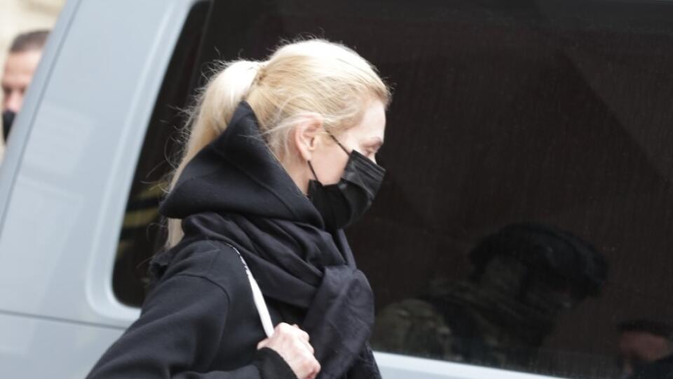 Obvinená Monika Jankovská bola po prepustení z väzby zadržaná kvôli kauze Fatima. Jankovská to ale psychicky neuniesla a bola prevezená do nemocnice.
