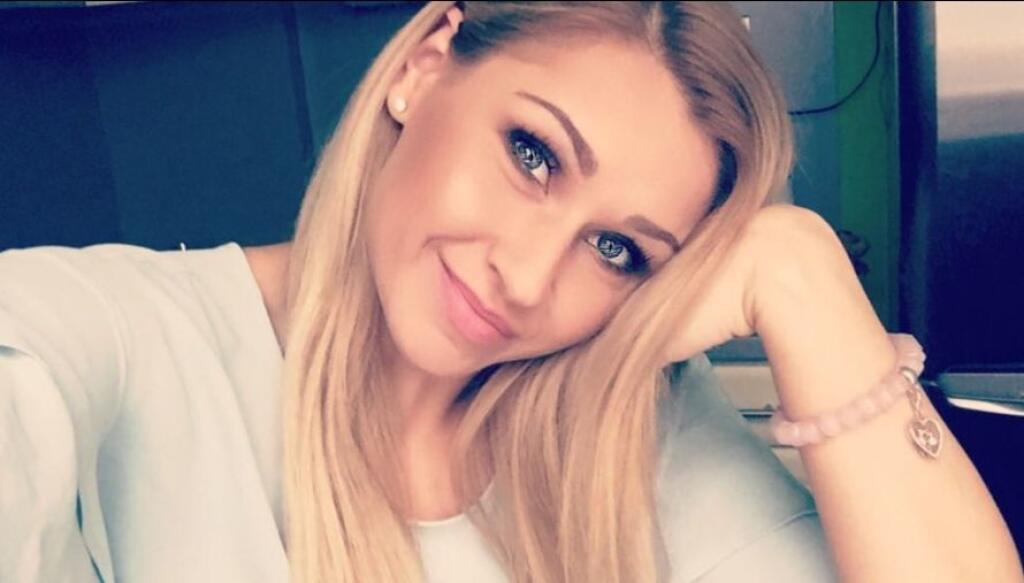 Keď sa sexi Simona nahodí do gala, chlapi si idú za ňou krk vykrútiť.