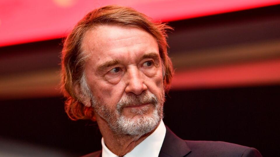  Najbohatší Brit Jim Ratcliffe si po kúpe cyklistického tímu Sky robí zálusk aj na futbalový klub.