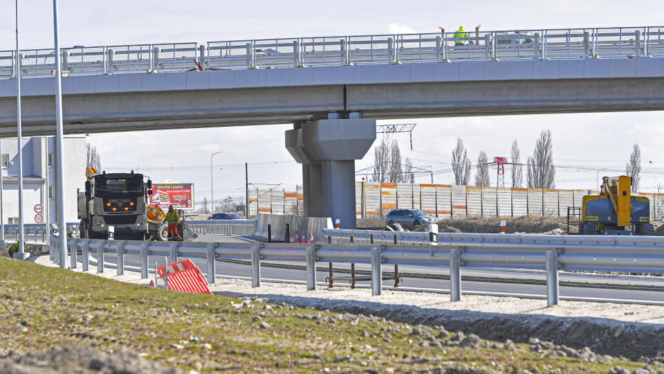 Výstavba križovatky Rača na úseku diaľnice D4 Bratislava východ. Bratislava, 19. marca 2021 FOTO TASR - Michal Svítok
