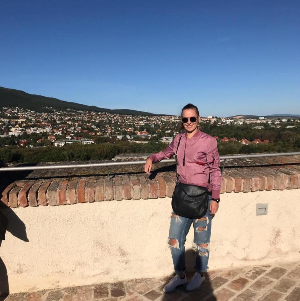 Zo staršej dcéry futbalového brankára Miroslava Königa vyrástla krásna žena. V rámci športu je pre ňu najväčším vzorom práve jej otec.