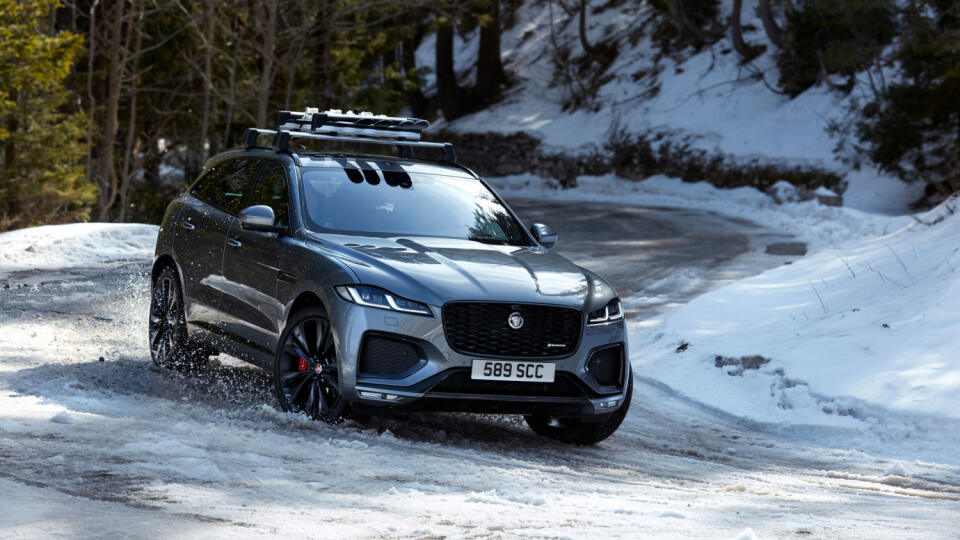 Jaguar F-Pace.