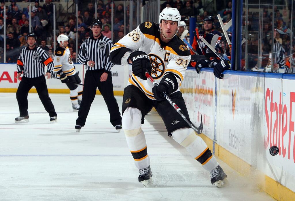 Zdeno Chára pred niekoľkými dňami či dokonca hodinami šokoval informáciou, že ukončuje svoju 25-ročnú kariéru v NHL. Opäť sme tak prišli o najlepšieho hokejistu na Slovensku.