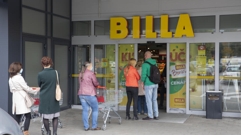 Obchody počas pandémie.
Na obr. Billa Ružinov