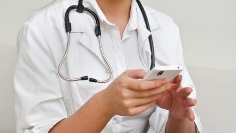 Smartfóny by čoskoro mohli byť vybavené senzorom, ktorý dokáže rozoznať nanočastice rôznych vírusov, vrátane koronavírusu