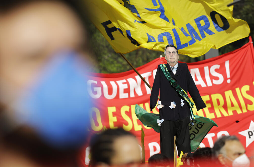 Tisíce ľudí opäť protestovali proti brazílskemu prezidentovi 