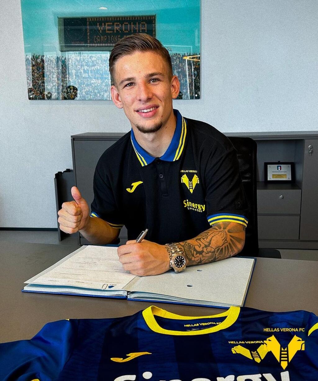 Suslov bol k Slovanu blízko, napokon ide do Serie A. Tieto kluby ho chceli, menuje agent