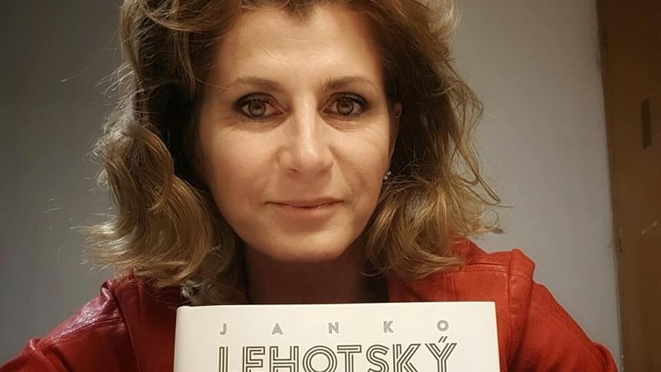 Ivona Procházková Novotná. Mnohí si pamätajú jej energický hlas, ktorý pripomínal Mariku Gombitovú. Rodáčku z Liptova, ktorá Mariku v kapele nahradila v roku 1985, si na festivale Bystrické zvony všimol Janko Lehotský.