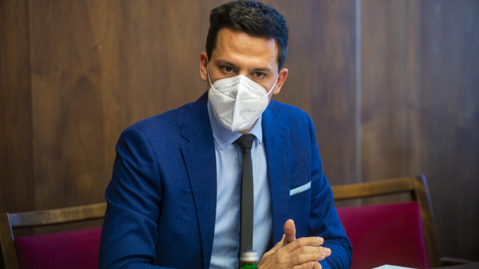 Na snímke predseda výboru NR SR pre kultúru a médiá Kristián Čekovský (OĽaNO) počas rokovania Výboru NRSR pre kultúru a médiá ohľadne plánovanej zmeny zriaďovateľa Múzea SNP v Banskej Bystrici z Ministerstva kultúry SR pod zriaďovateľskú pôsobnosť Ministerstva obrany SR v Bratislave v utorok 1. júna 2021.