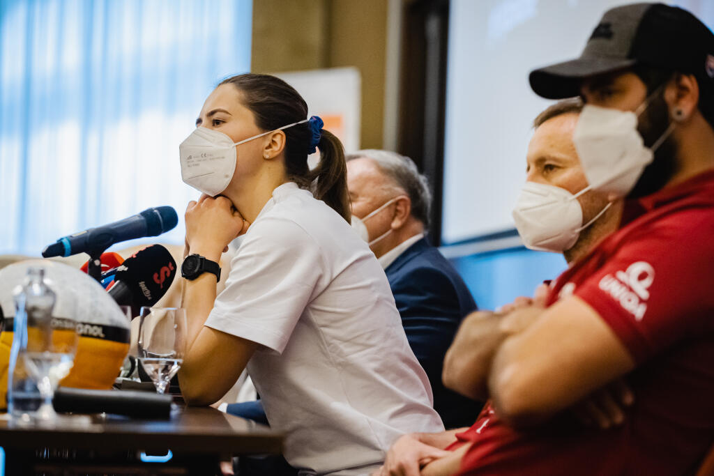 Slovenská lyžiarka Petra Vlhová usporiadala, pred nadchádzajúcou sezónou Svetového pohára v alpskom lyžovaní tlačovú konferenciu, na ktorej informovala aj o nových partneroch svojho tímu. Na snímke Petra Vlhová.