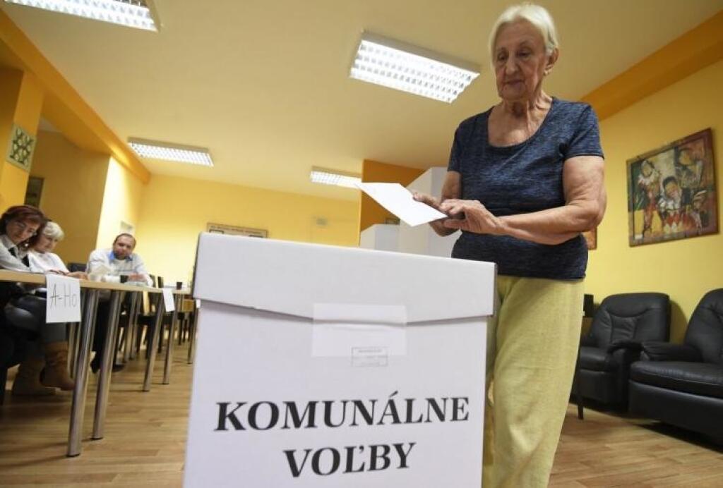 Nedeľné výsledky online: Vallo môže v zastupiteľstve vytvoriť väčšinu