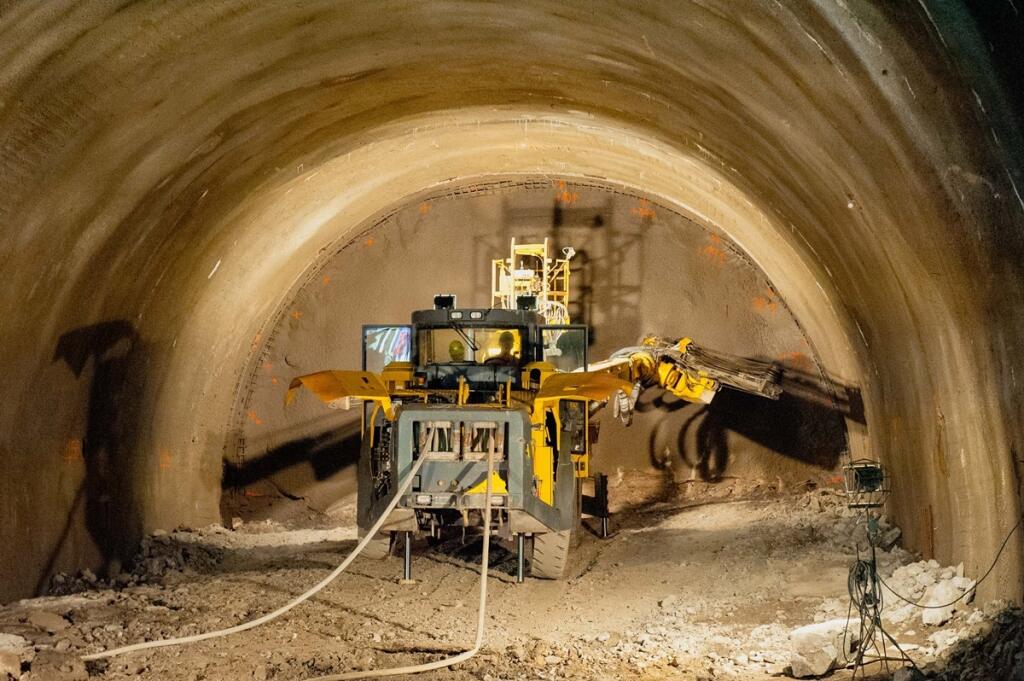 Tunel Čebrať sa začal znova raziť