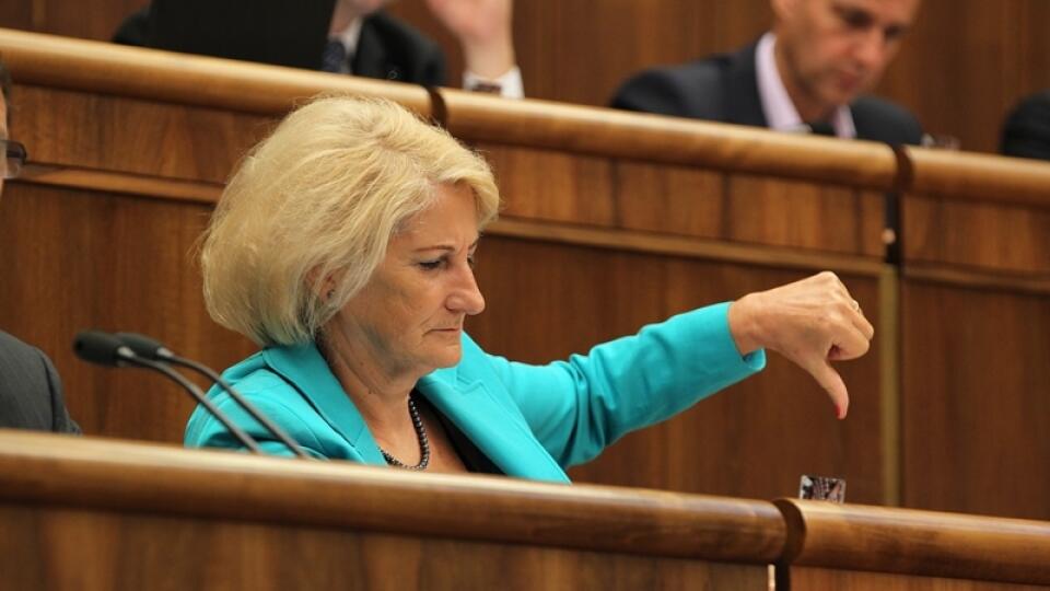 Rozhodnuté: Palec dole Jany Laššákovej vie pochovať akýkoľvek zákon.