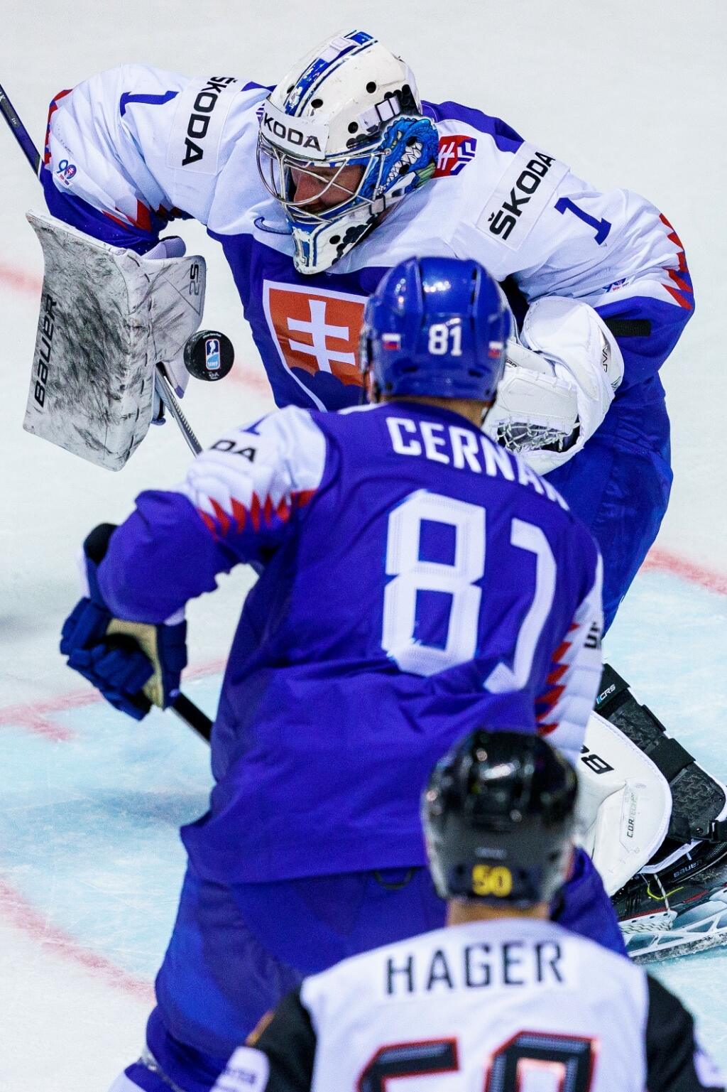 Legendárni útočníci Hossa a Pálffy o výkonoch Slovenska na MS: Mladí dravci sú veľkým prísľubom